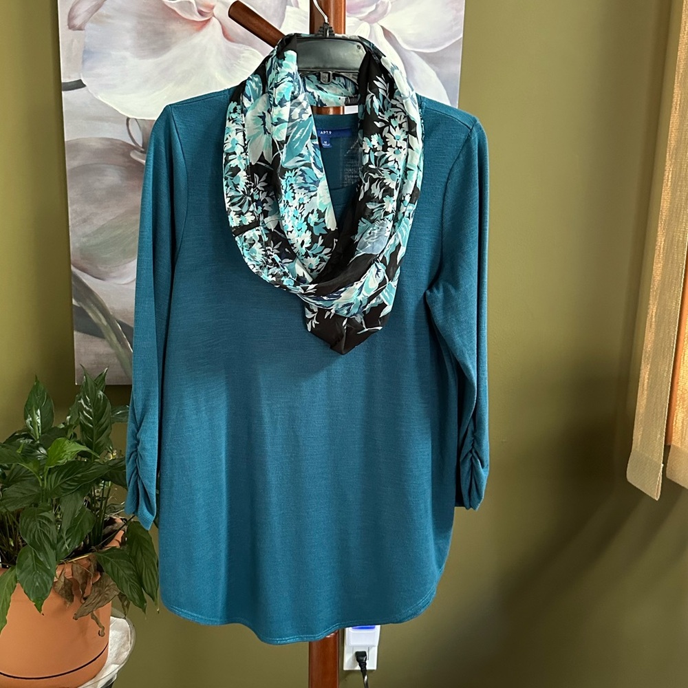 Apt. 9 Blue 3/4 Long Sleeve Top w/ Floral Infinity Scarf Size M Like New